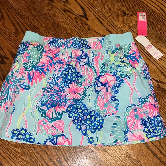 Lilly Pulitzer UPF 50+ Luxletic Run Around Skort Beach You To It Large NWT - Picture 3 of 10